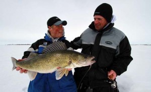 walleye-ice-fishing-featured